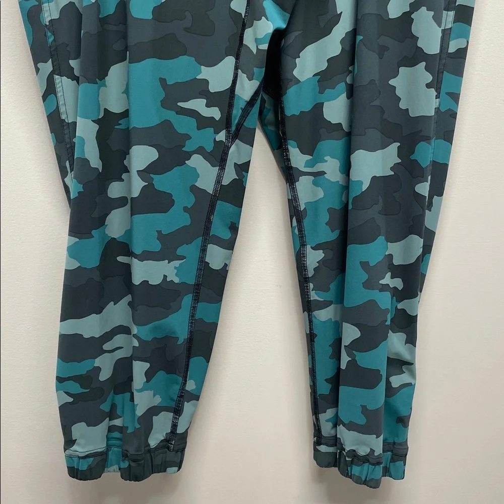 NWOT Lululemon Adapted High Rise Cropped Jogger Heritage 365 Camo Tidewater Teal
